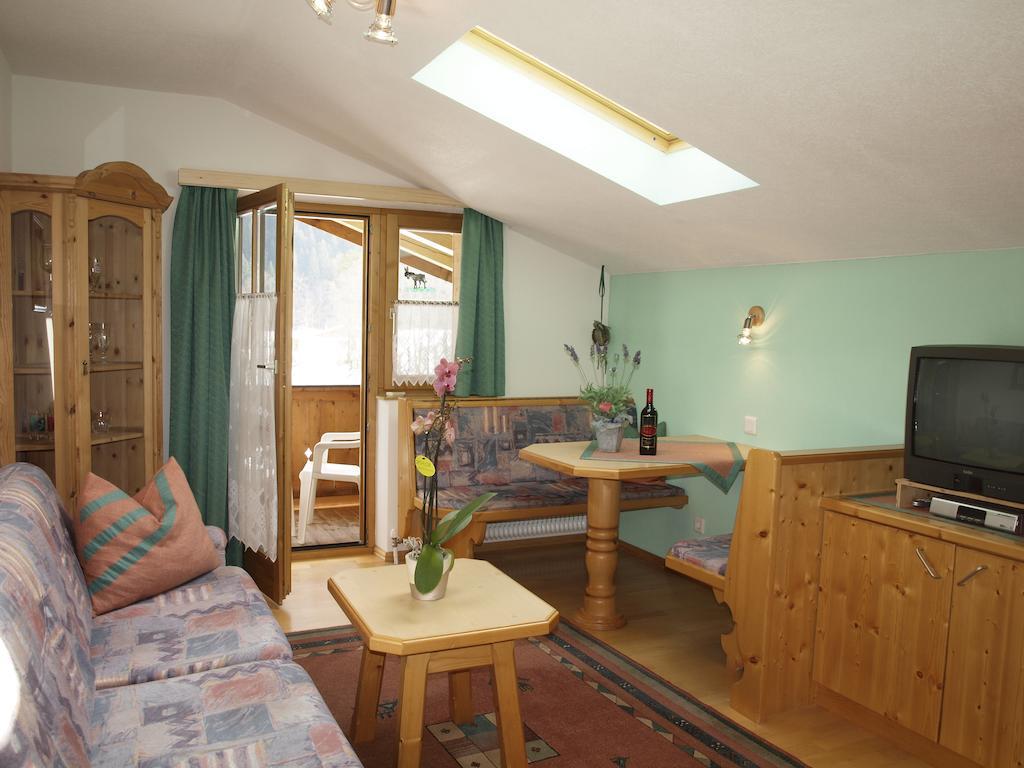 Urblhof Apartamento Leutasch Quarto foto